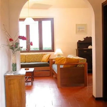 In R6 Apartment